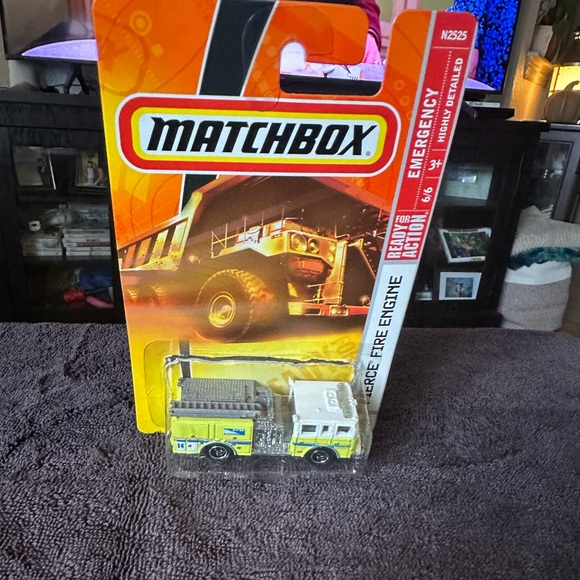 Matchbox Emergency Fire Engine - White and Yellow - Picture 1 of 1